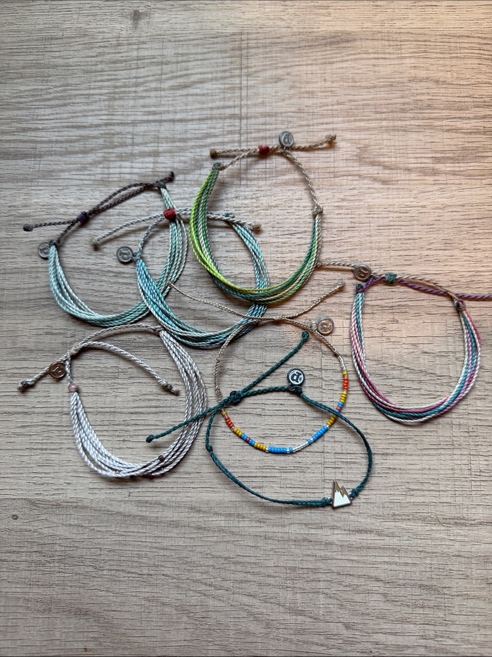 Set of 7 Pura Vida bracelets